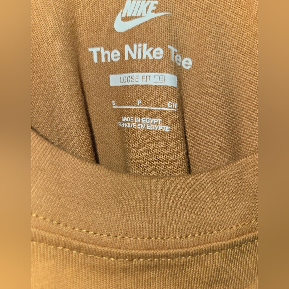 NWT Nike Max90 Croissant Tshirt - Picture 7 of 9